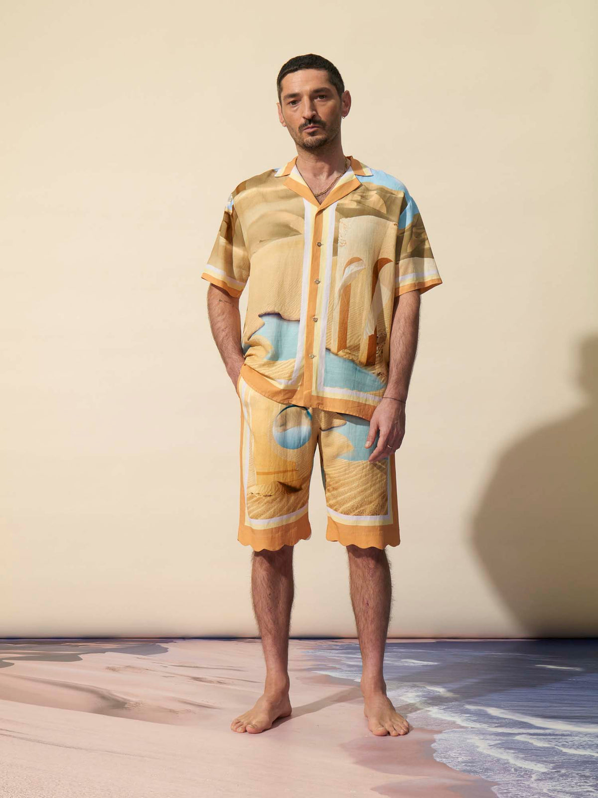 LAURENT - Unisex high-waisted baggy bermuda shorts in viscose Linen  Renaissance print