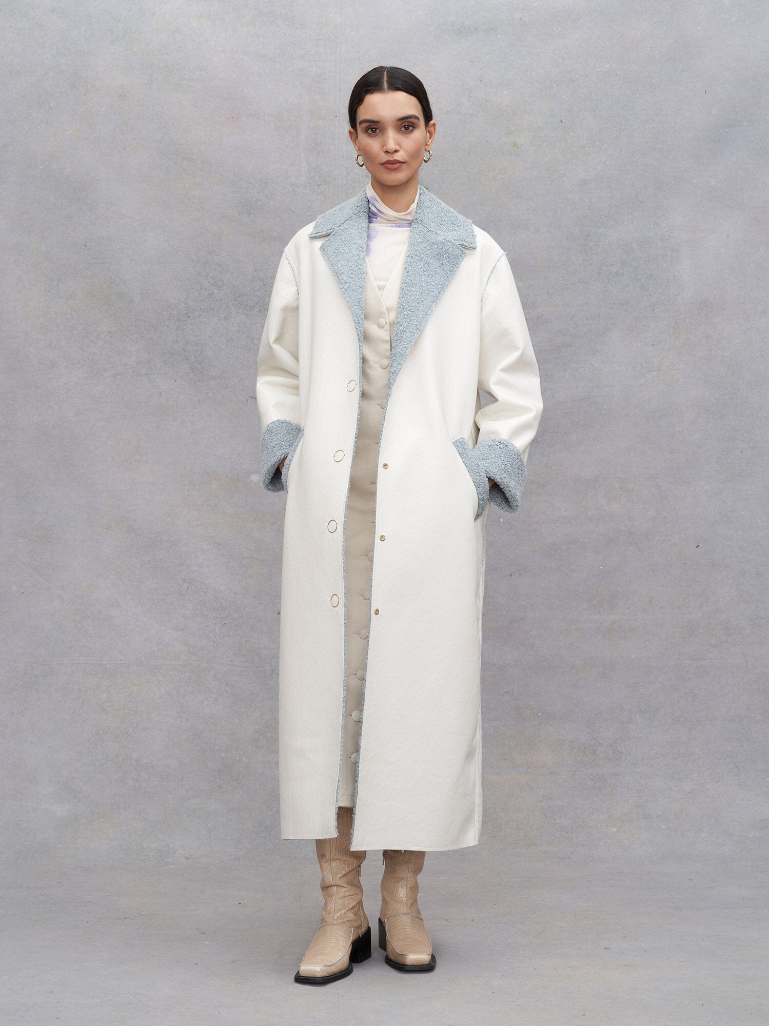 ACHAB - Long Coat with Vinyl and Shearling Inspiration Tailored Collar Beige and Grey Coat Fête Impériale