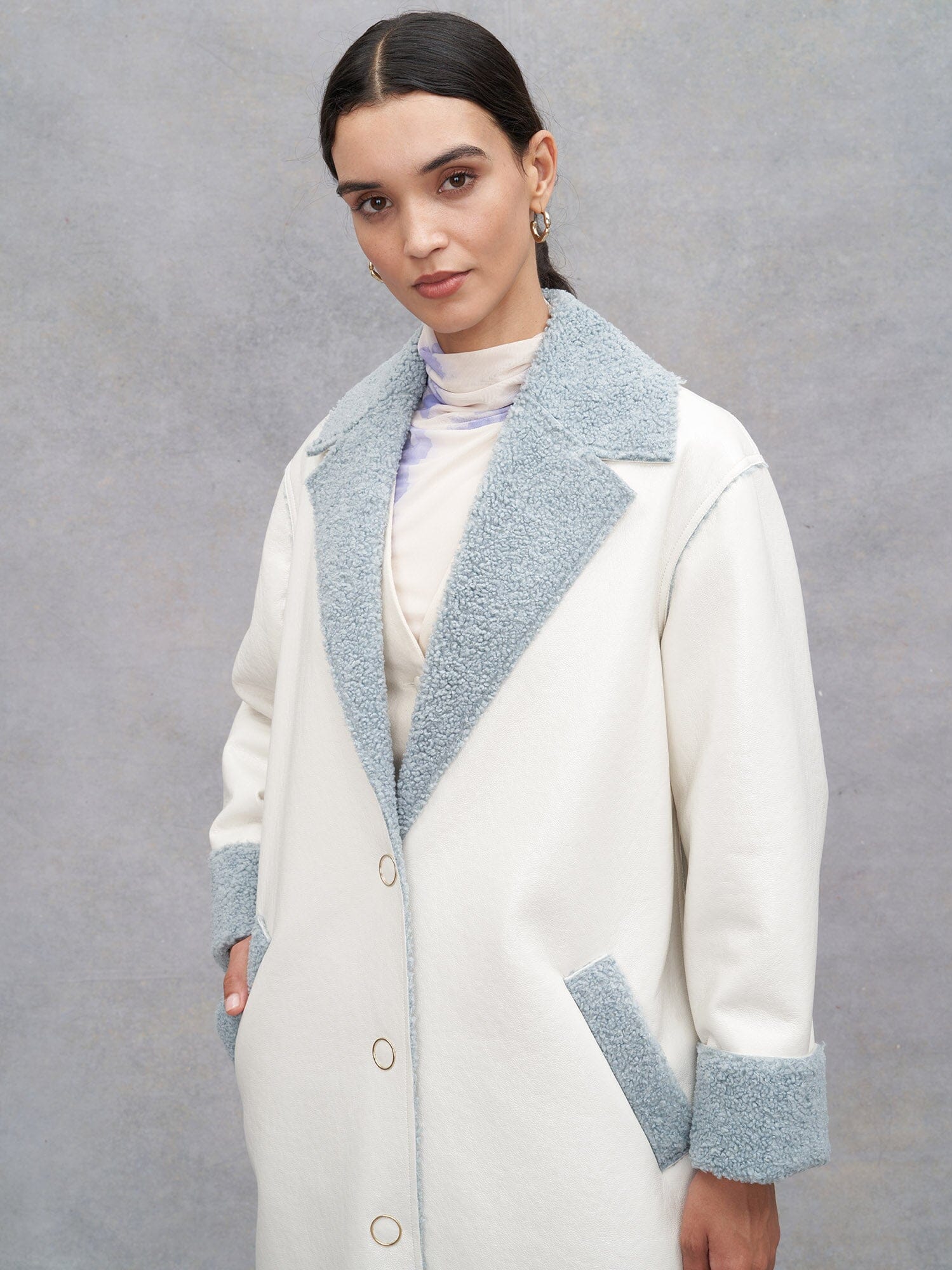 ACHAB - Long Coat with Vinyl and Shearling Inspiration Tailored Collar Beige and Grey Coat Fête Impériale