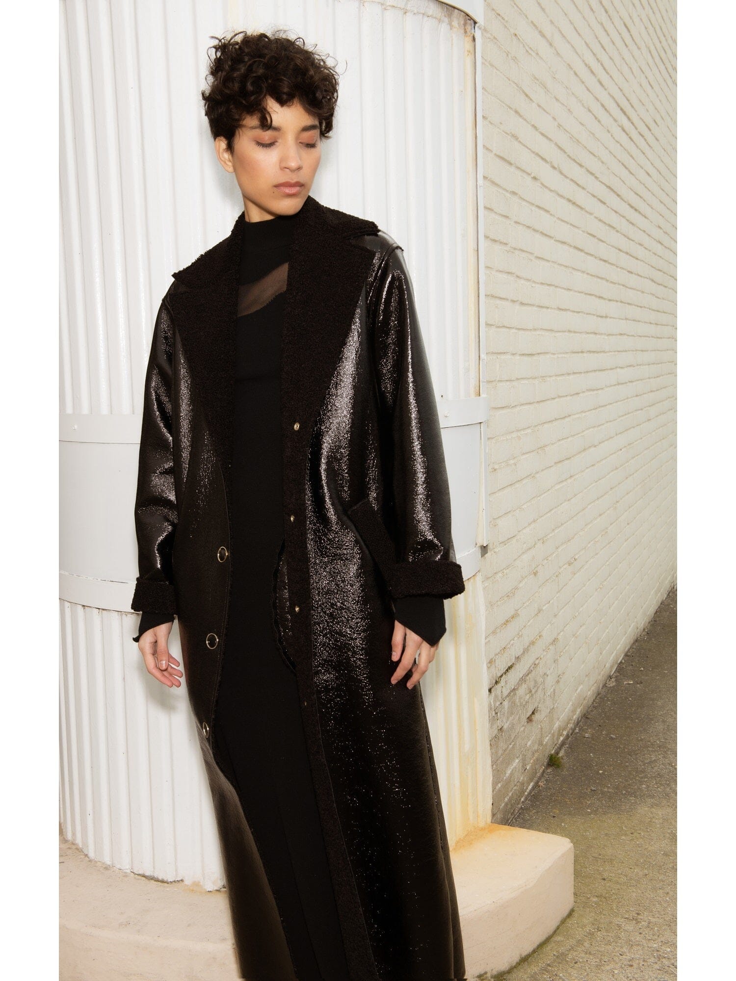 ACHAB - Long Coat with Vinyl and Shearling Inspiration Tailored Collar Black Coat Fête Impériale