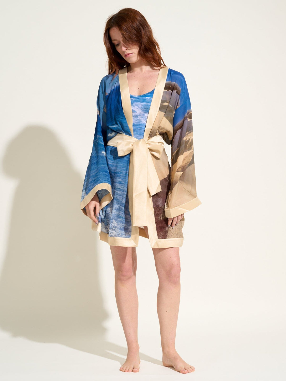AEGLE - Pelican Bay Printed Silk Crepe Belted Short Kimono Kimono Fête Impériale