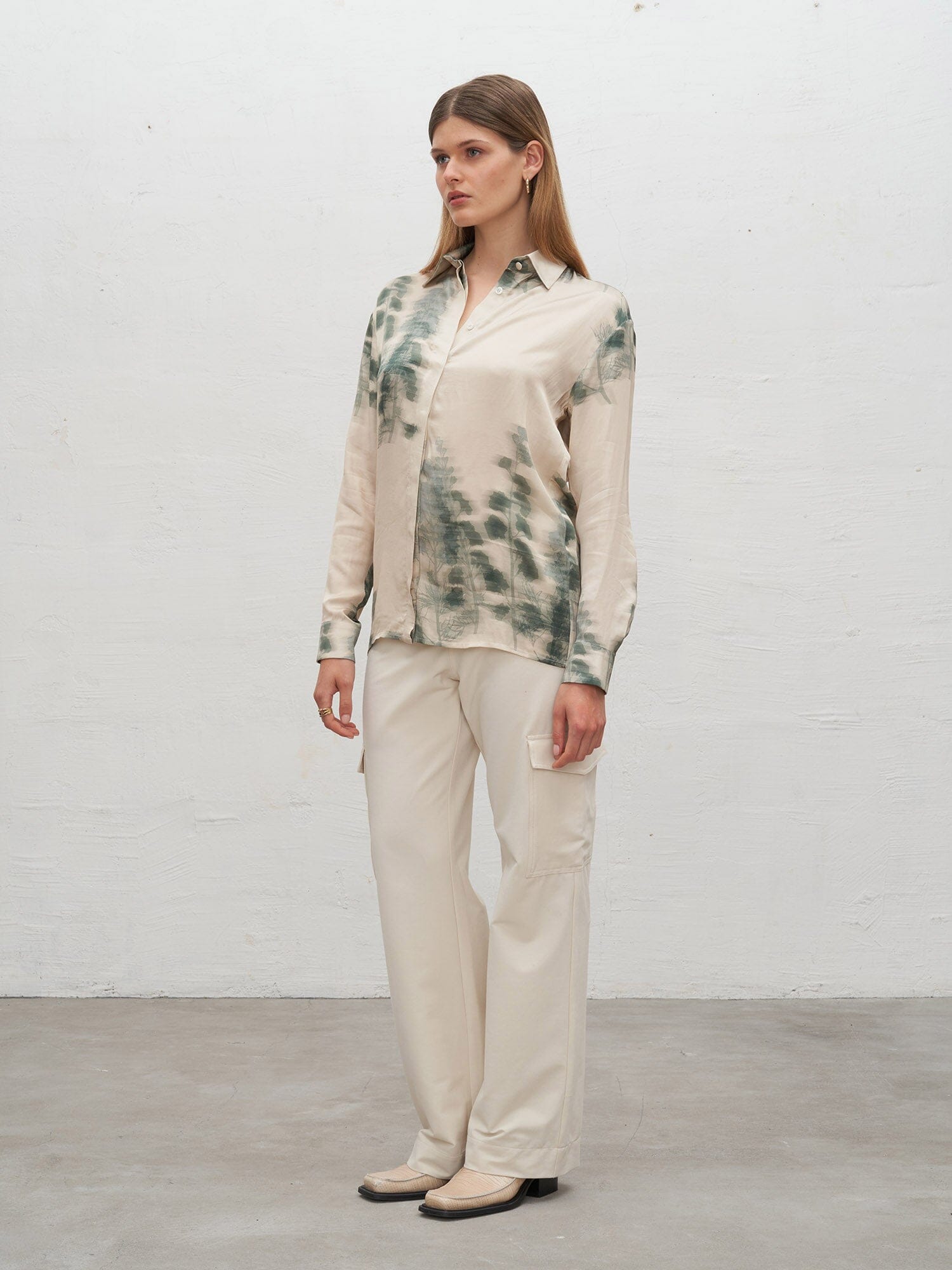 ALICE - Abstract Tofu/Green Forest Printed EcoVero Viscose Satin Straight Shirt Shirt Fête Impériale