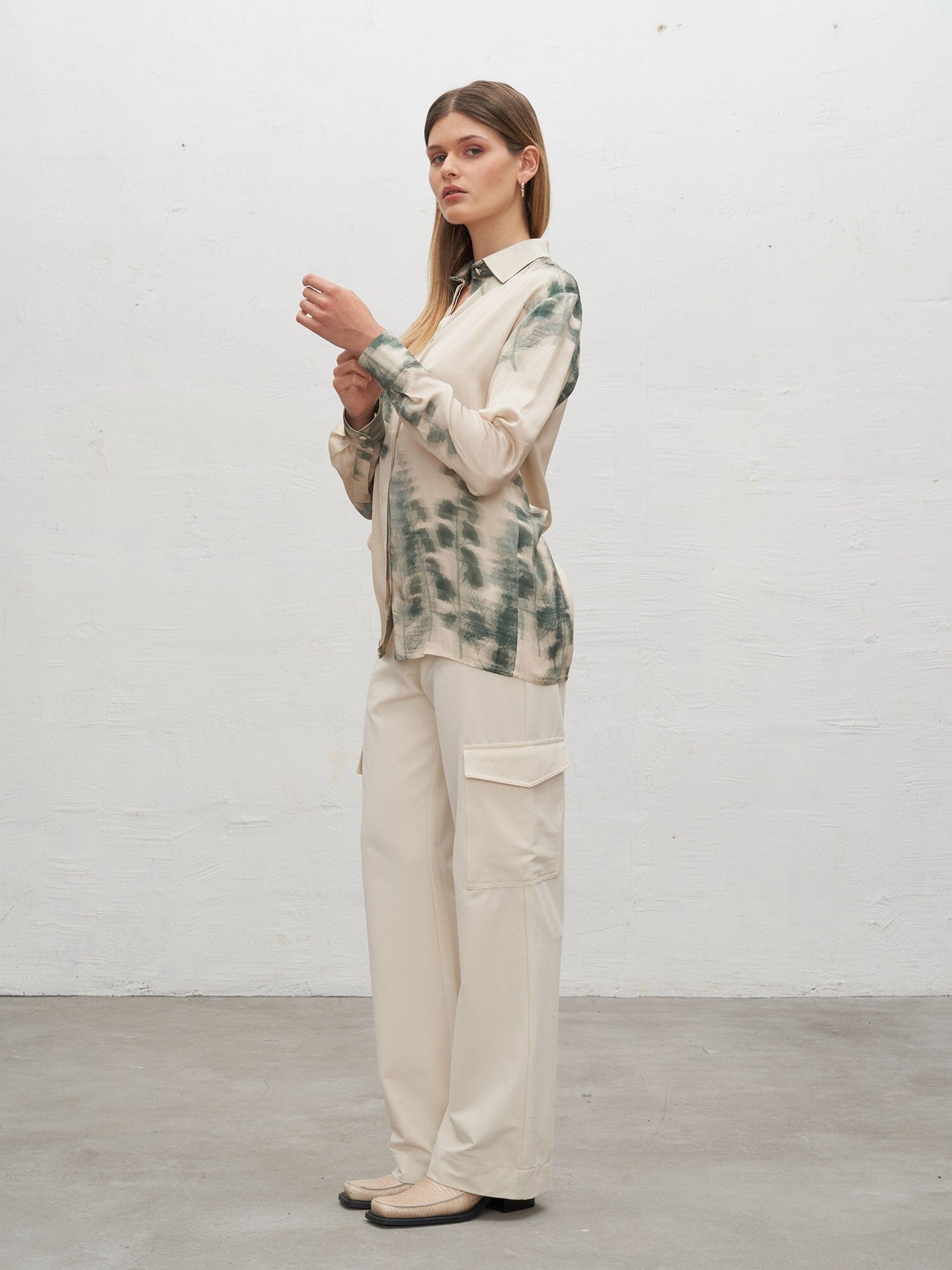 ALICE - Abstract Tofu/Green Forest Printed EcoVero Viscose Satin Straight Shirt Shirt Fête Impériale
