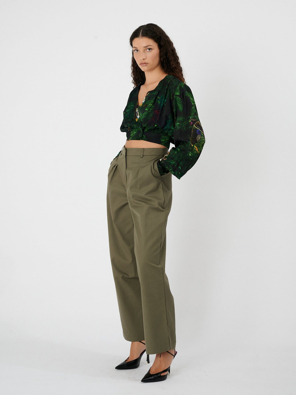 GILBERT - High-waisted pants with darts in Khaki Garbardine Pants Fête Impériale