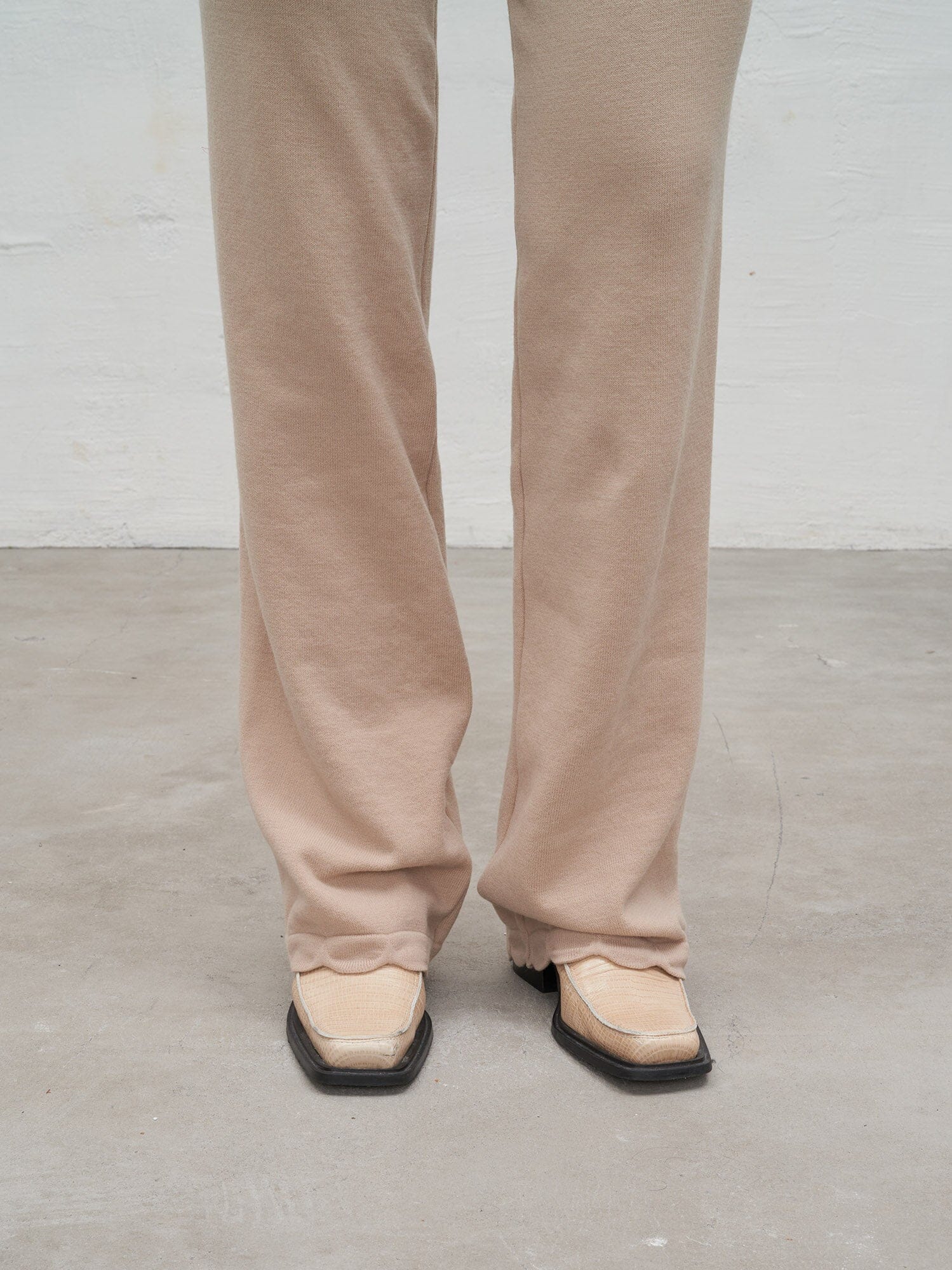 KEA - Loose-fitting high-waisted pants with petal bottoms in merino wool Oeko Tex Beige Pants Fête Impériale