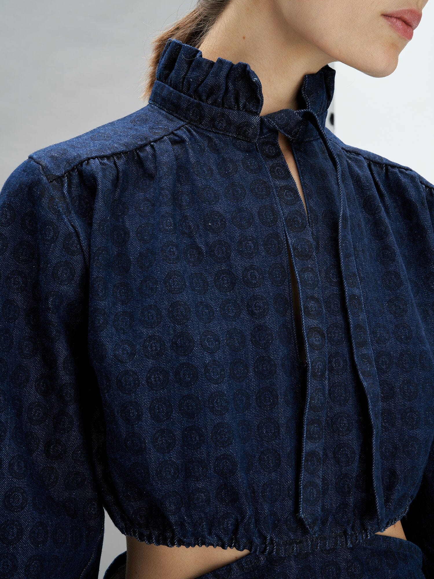 MATTEA - Short openwork dress with gathered collar and long flounced sleeves in blue denim with black blazon print Dress Fête Impériale