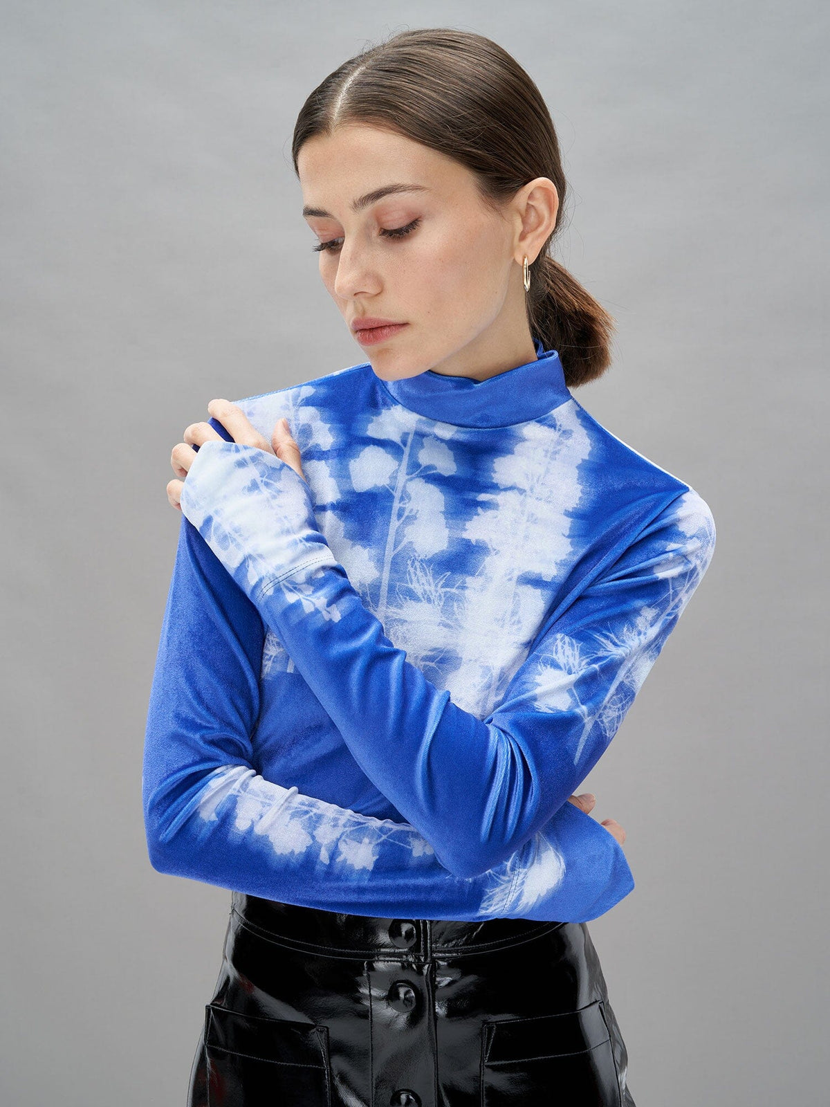 MORGANE - Abstract Dazzling Blue/Ice Melt Top in Oeko-Tex printed velvet with stand-up collar Fête Impériale