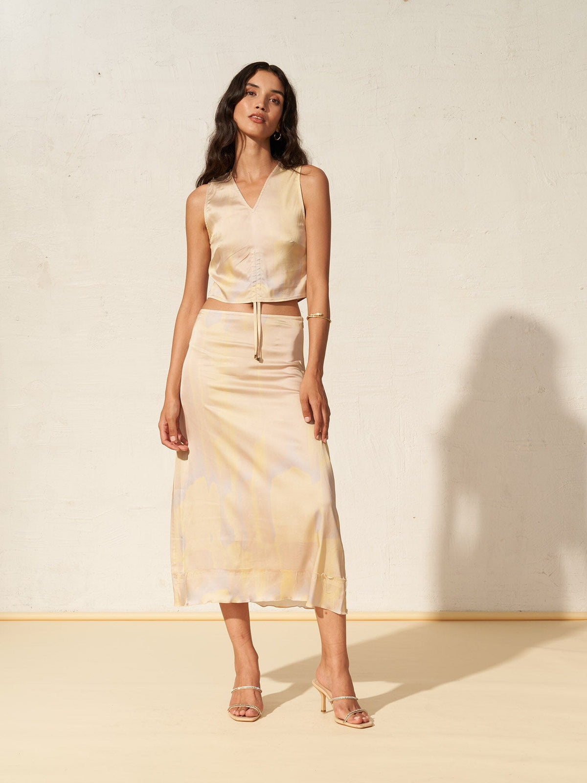 PRUNE - Flared midi skirt in viscose satin Tie & Dye print Yellow Skirt Fête Impériale