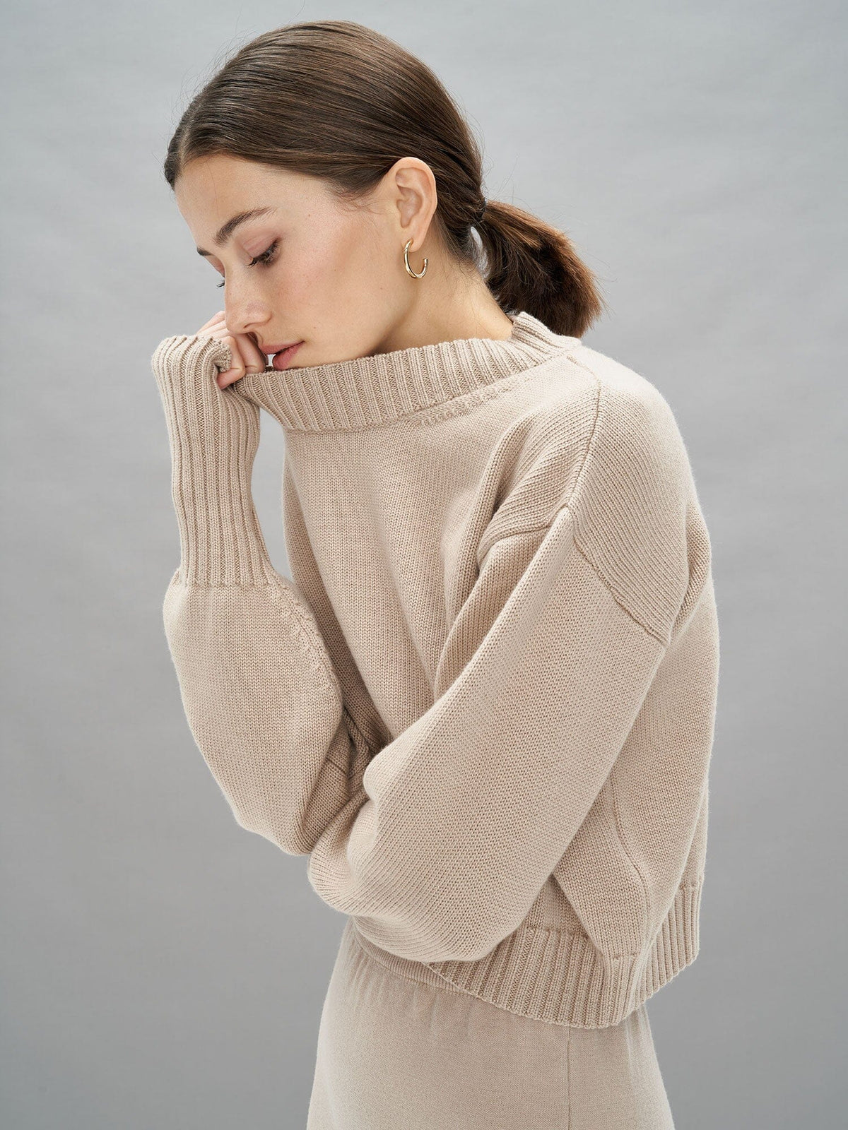 PULL SUN - Short sweater in Oeko Tex merino wool with Victorian-inspired sleeves and tightened cuffs Beige Sweater Fête Impériale