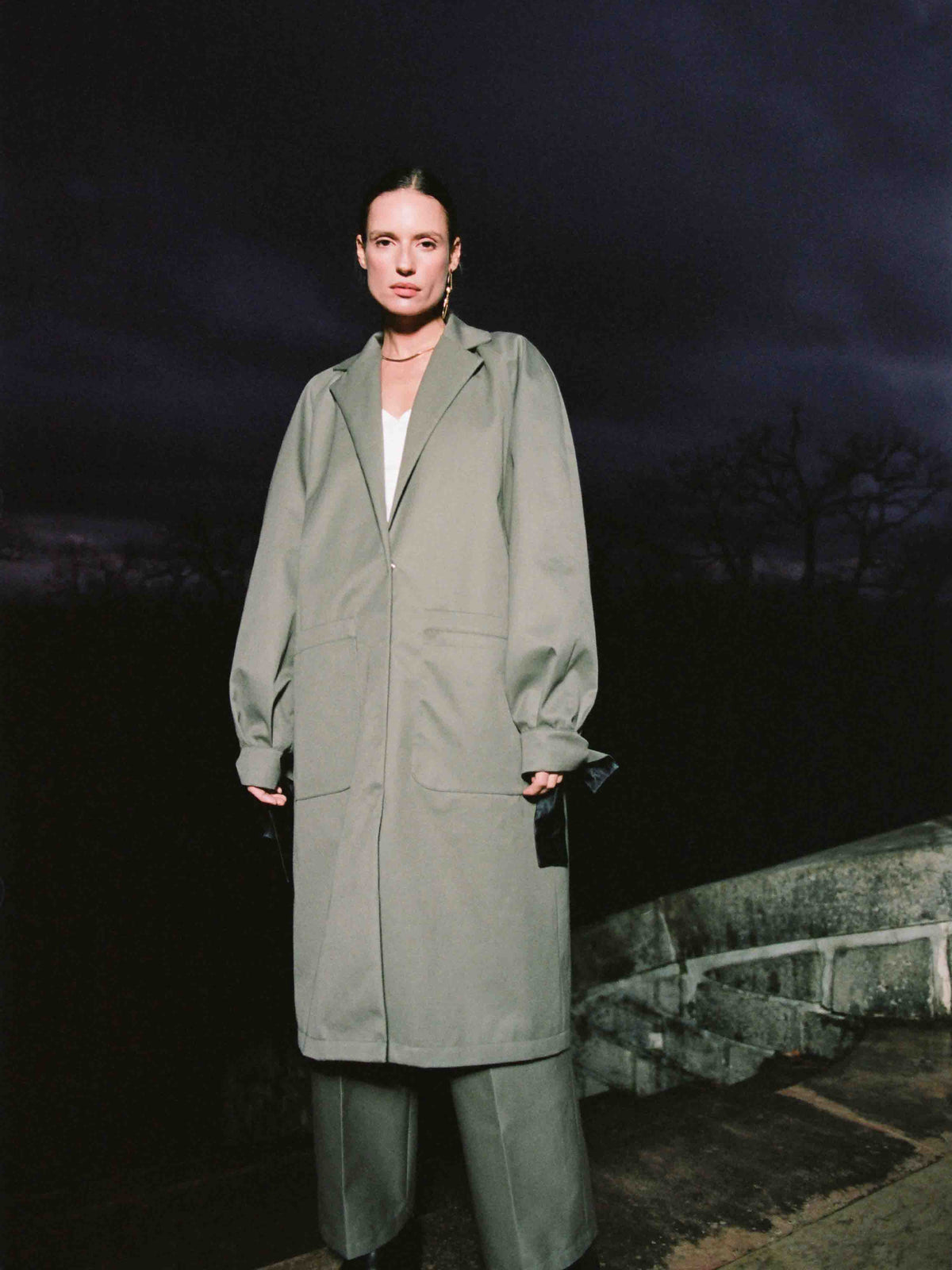 RINGO - Oversized trenchcoat with knotted cuffs Khaki Garbardine Trenchcoat Fête Impériale