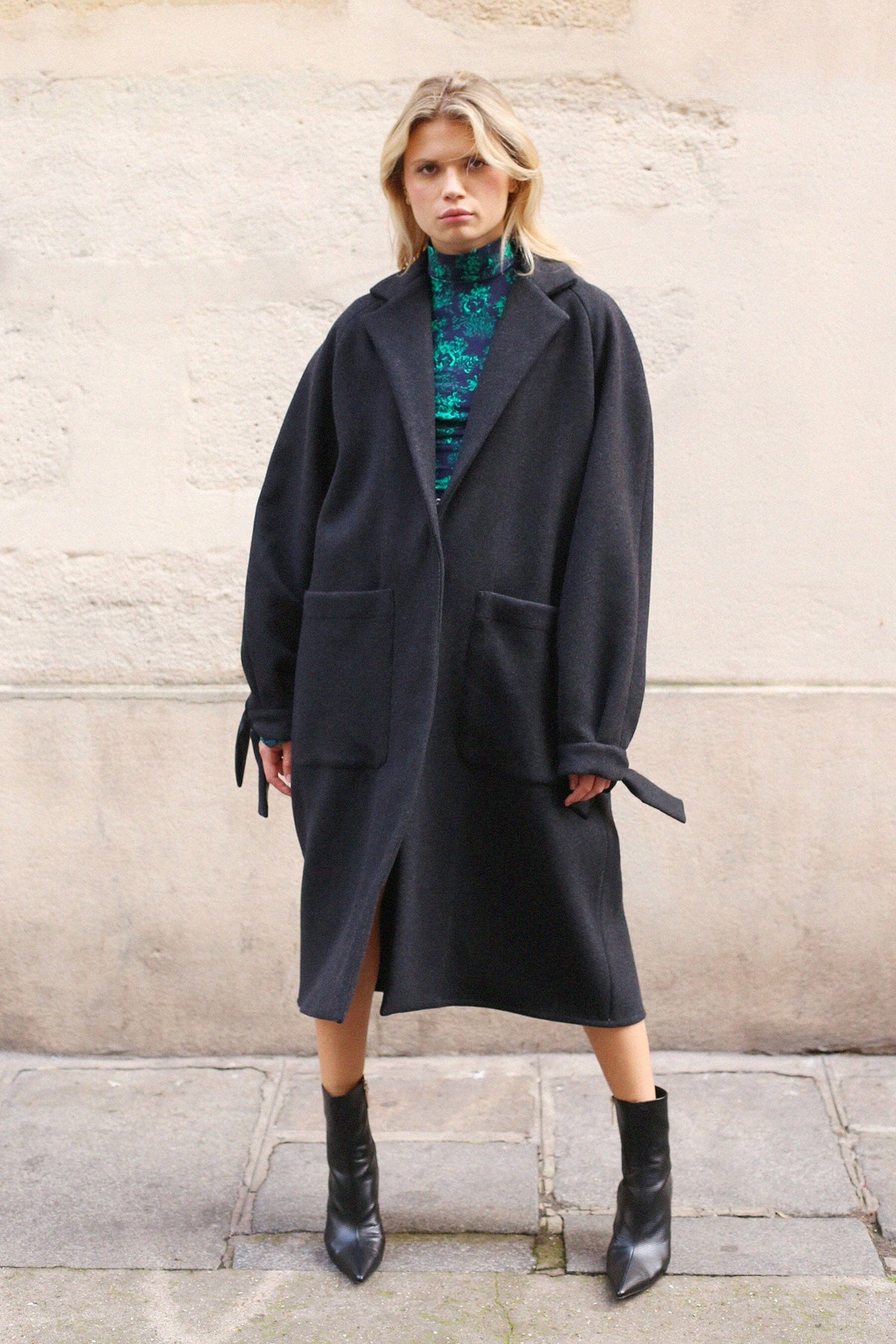 RINGO - Oversized Wool Trenchcoat with Knotted Cuffs Anthracite Trenchcoat Fête Impériale